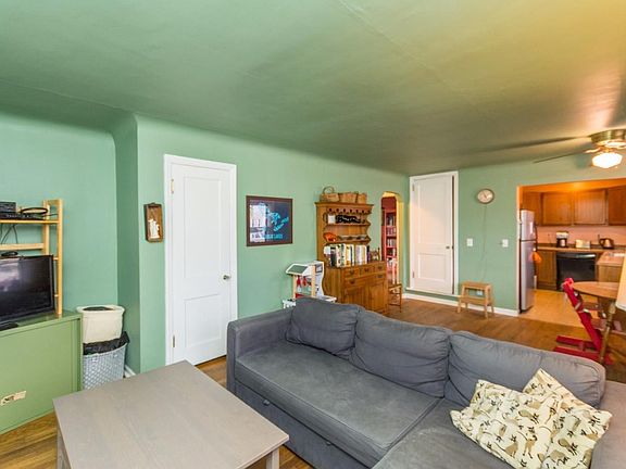 5th image of 807 Charles St