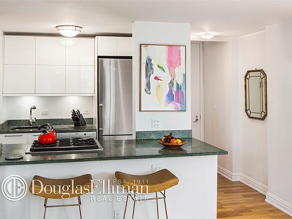 2nd image of 1438 3rd Ave APT 19C