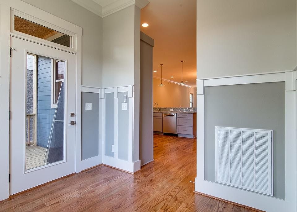 1st image of 105 13th Avenue Cir