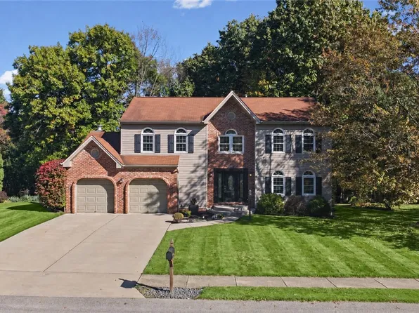 130 Woodbine Dr, Cranberry Township, PA 16066