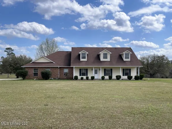 8104 Ridgewood Dr, Kiln, MS 39556