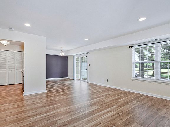 4th image of 3001 N Dale Ct