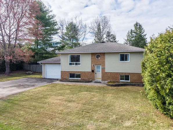 5 Edward St, Petawawa, ON K8H 2P2