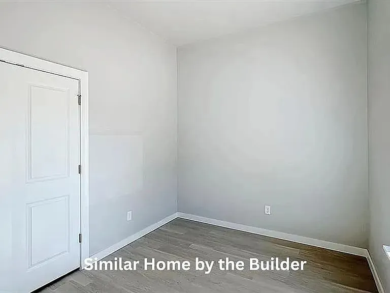 2103 SW Douglas Ave — Photo 9