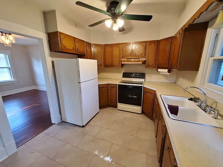 623 N Emporia St — Photo 7