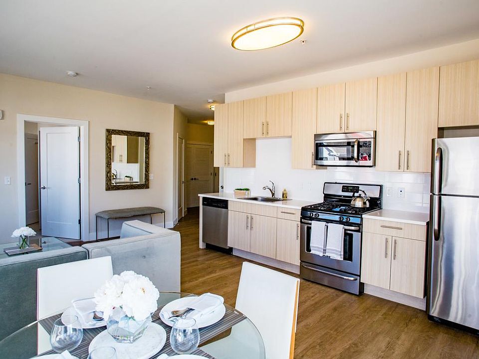2nd image of 545 Bedford St APT 601