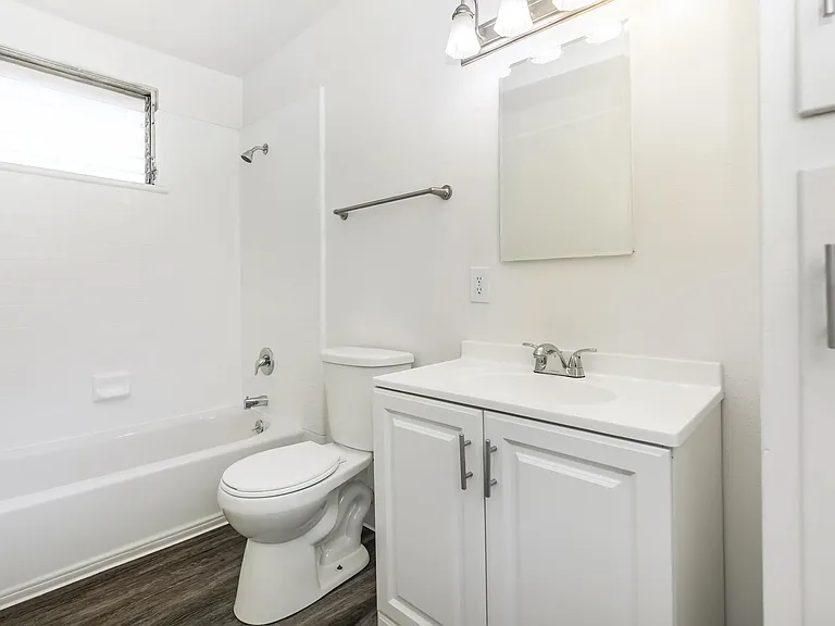 Glenwood Apartment Homes — Photo 23