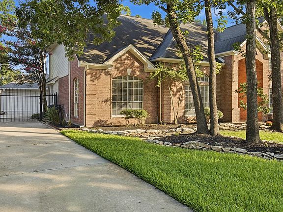 2nd image of 323 Magic Oaks Ct