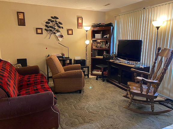 4th image of 2532 Oxford St