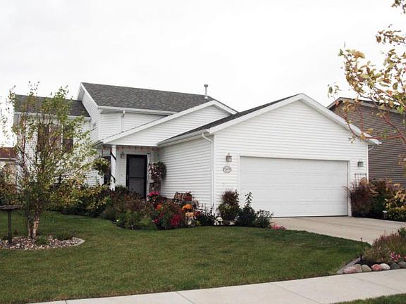 2nd image of 1142 39 1/2 Ave W