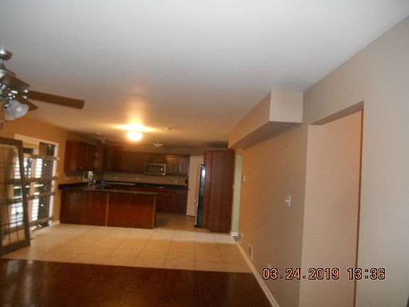 5th image of 900 Warwick Dr