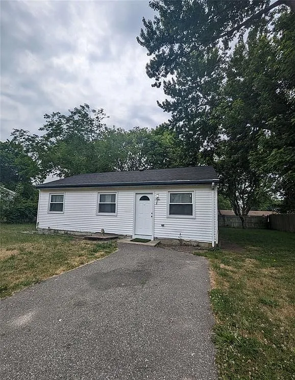 Meade Ave, Bellport — Photo 1