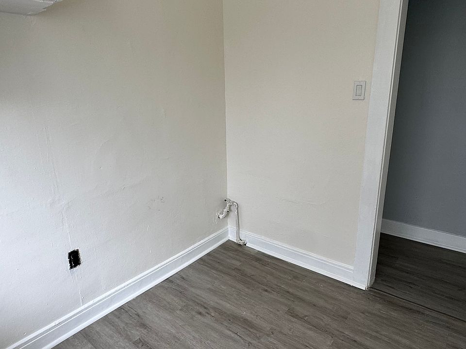 1st image of 429 W Cowles St