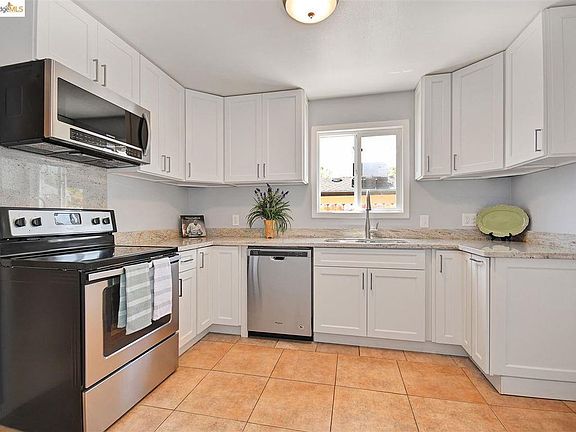3rd image of 804 W Madill St