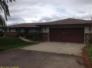 671 Firing Center Rd, Yakima, WA 98901