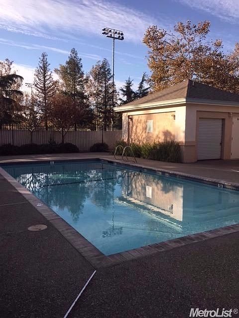 2nd image of 1052 Greene Ter