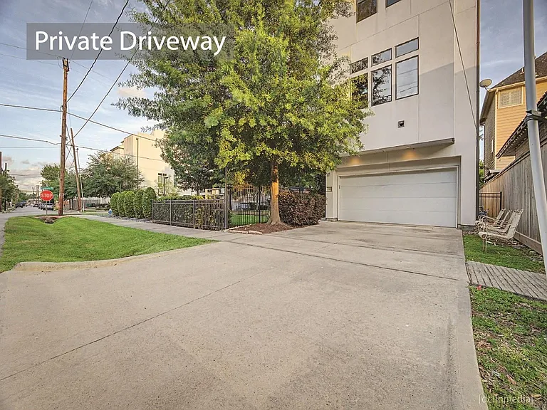 1705 Alamo St — Photo 2