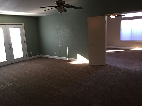 4th image of 1709 E Vine Ave