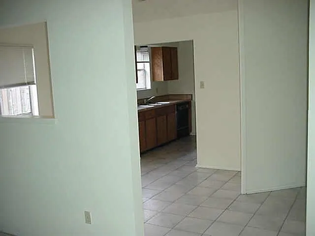 18719 Lippizaner Dr — Photo 3