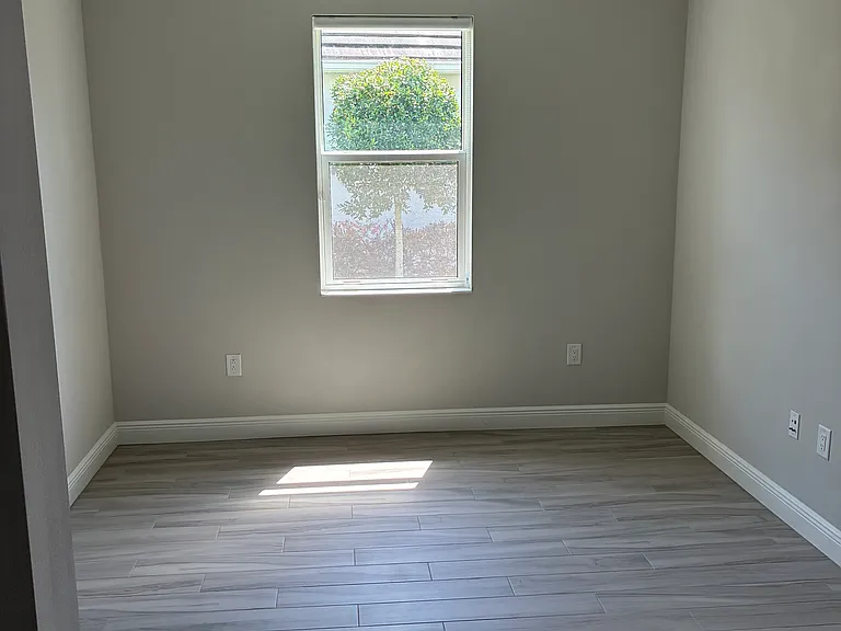 8000 Sandstar Way — Photo 17