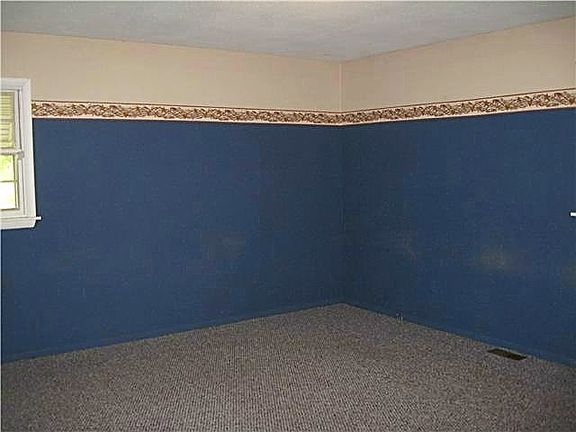 2nd image of 216 Vickie Ln
