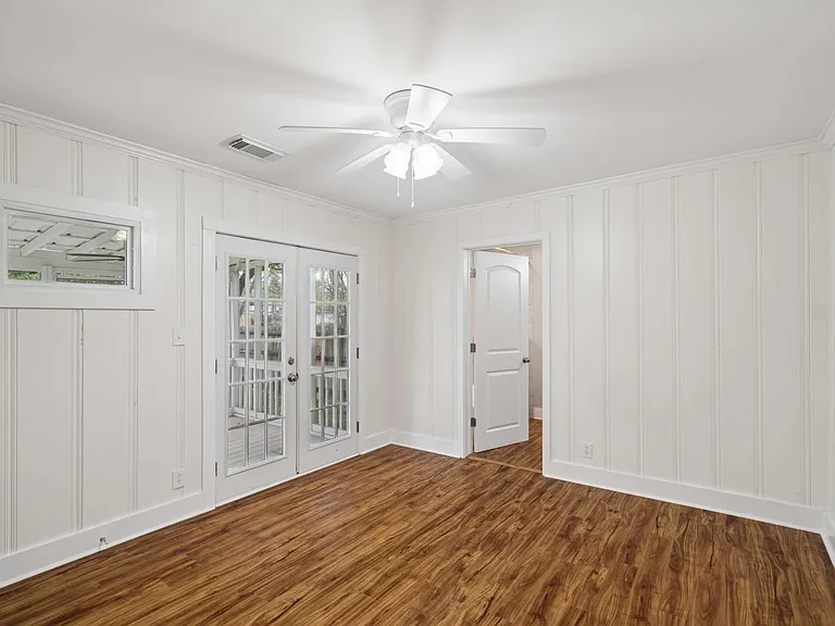205 Raymond St — Photo 25