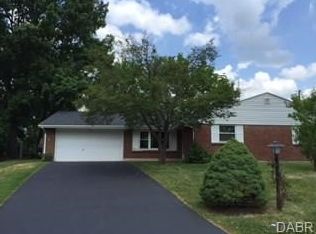 5800 Twin Pine Ln, Dayton, OH 45449