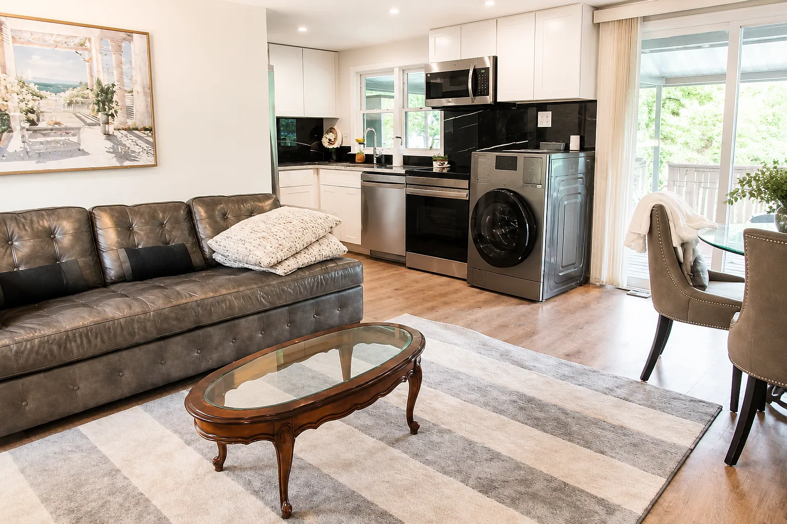 2 bed, 600 sqft, $2,400 — Photo 1