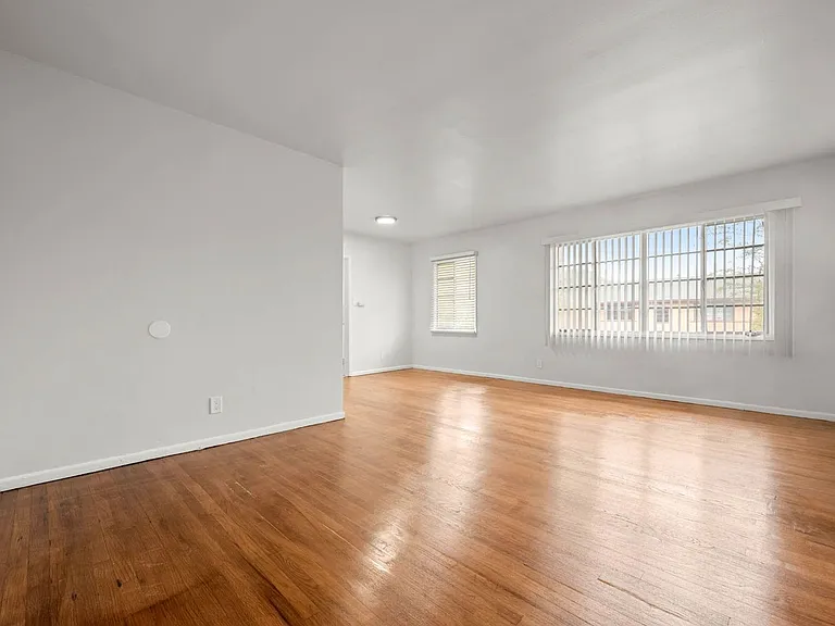 4073 West Blvd — Photo 11