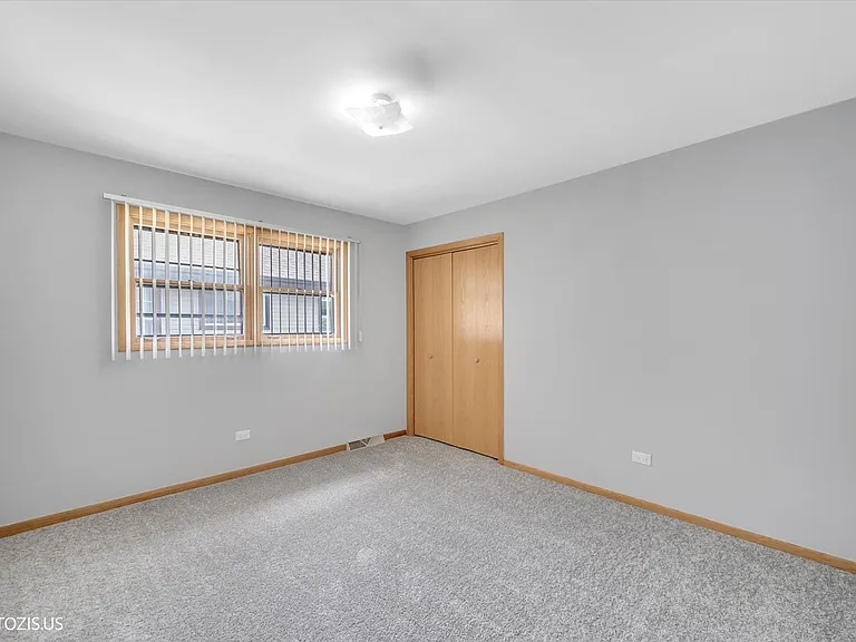 4043 N Wagner Ave — Photo 18