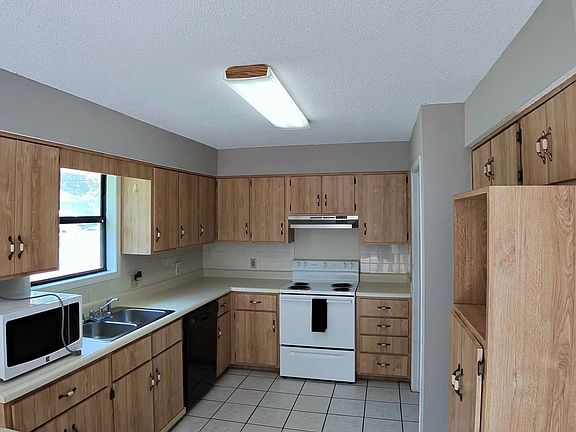 4th image of 3578 S Meadowlark Ave