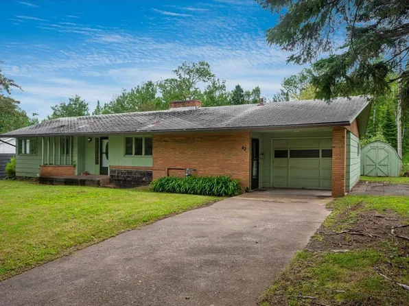 42 Law Dr, Silver Bay, MN 55614