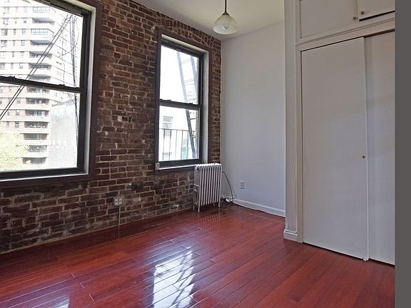 5th image of 191 Henry St APT 18