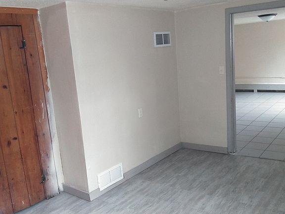 3rd image of 1629 2nd Ave S #3