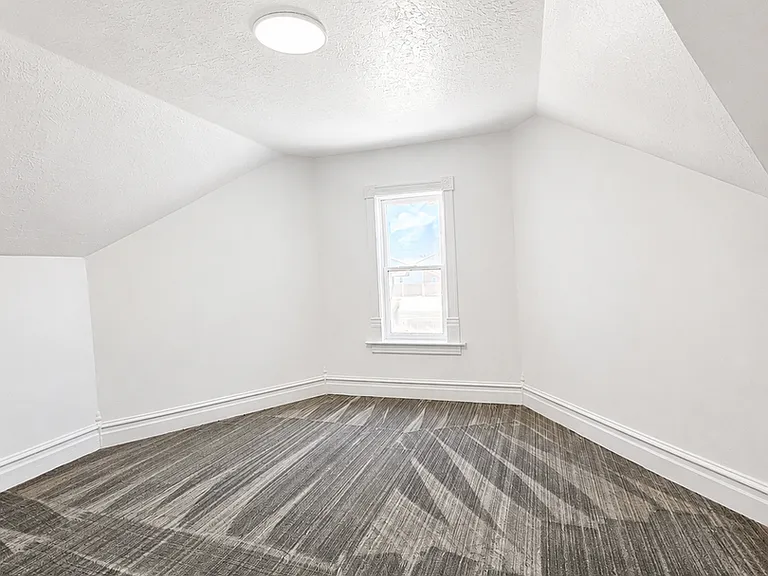 13224 S Redwood Rd — Photo 21