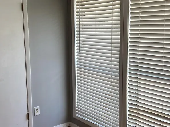 302 Park Ridge Cir, Marietta, GA 30068