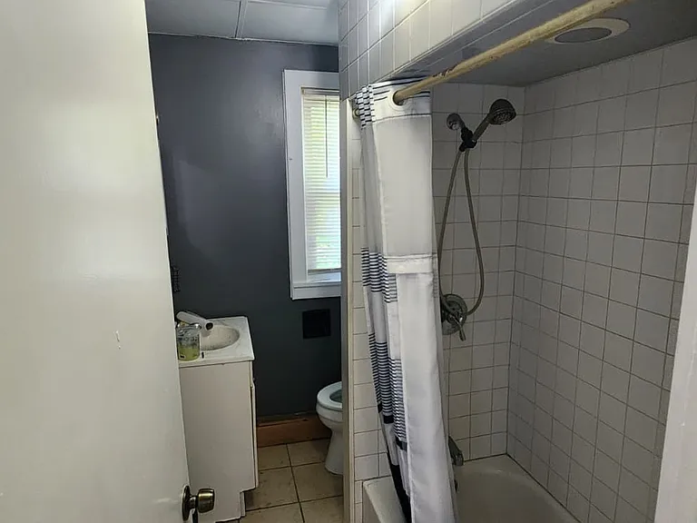 423 Washington Ave #2 — Photo 10