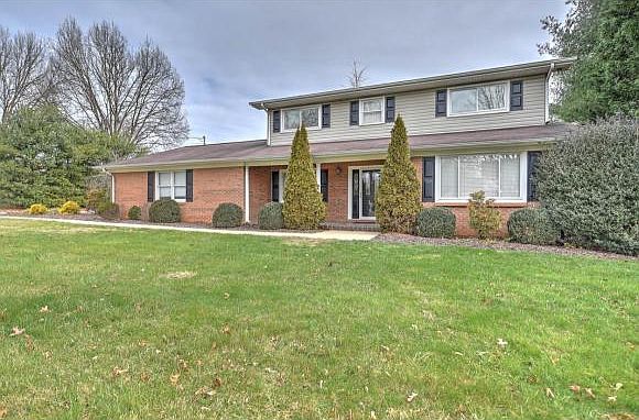 1st image of 2706 Steven Dr