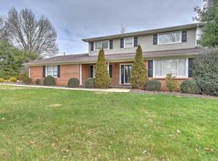 2706 Steven Dr, Johnson City, TN 37604