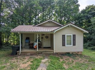 463 Glovinia St, Asheboro, NC 27203