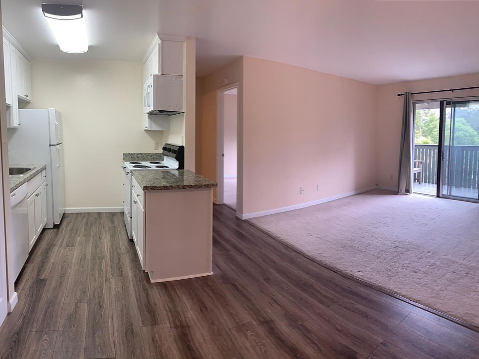 2nd image of 403 Piccadilly Pl APT 6