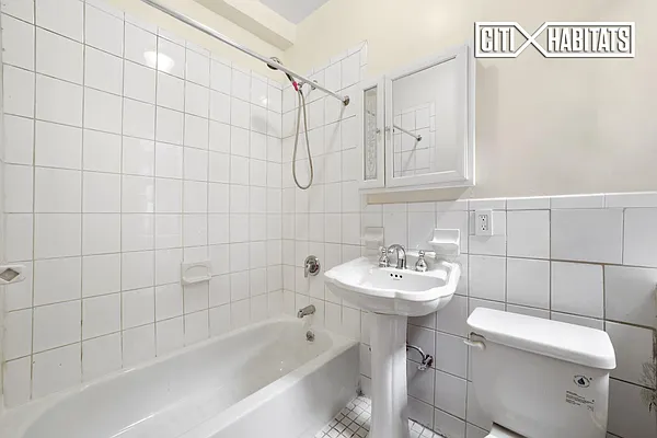 Rented by Citi Habitats | media 17