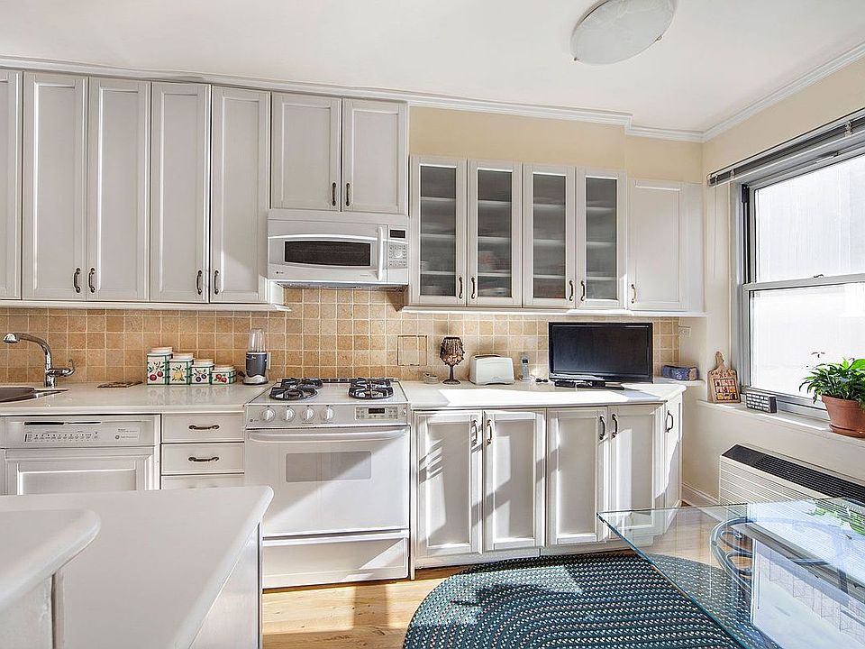 2nd image of 175 W 92nd St APT 6B