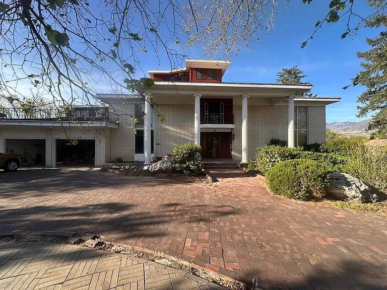36 West 300 North 
American Fork, UT