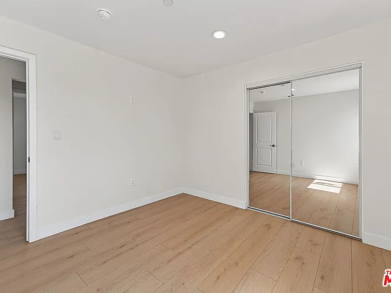 3436 Hunter St — Photo 35