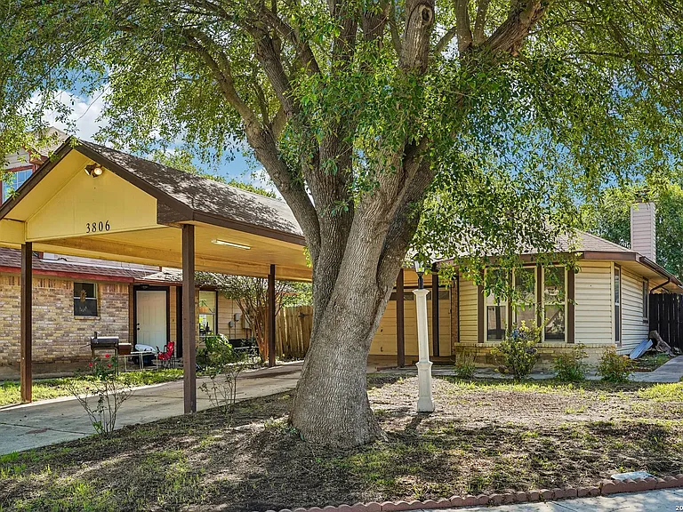3806 Candlecrown Ct — Photo 2