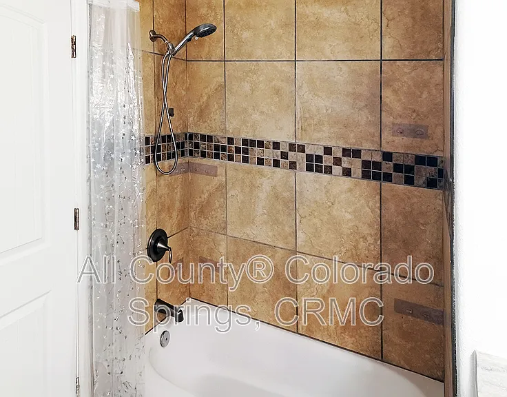 53 Royal Crest Dr — Photo 18