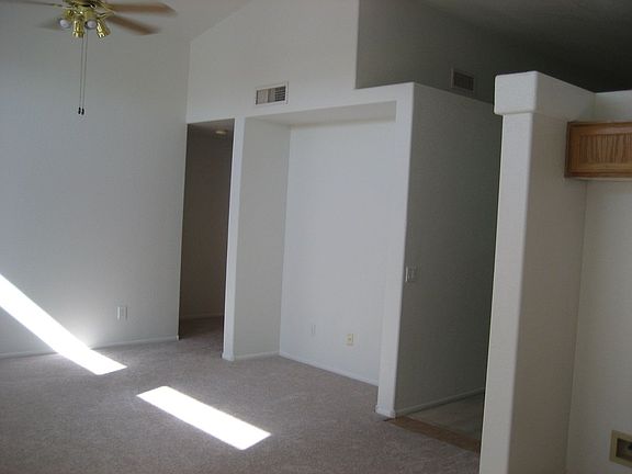 Entertainment niche in family room