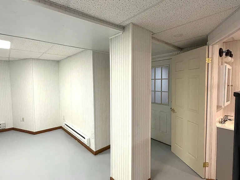 111 King St #BS — Photo 15