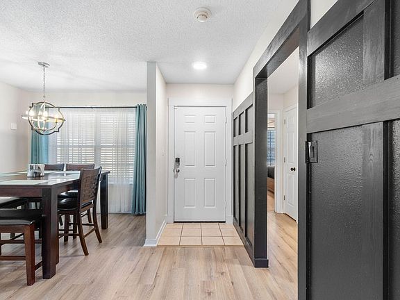 4th image of 1935 Jo Tam Ln